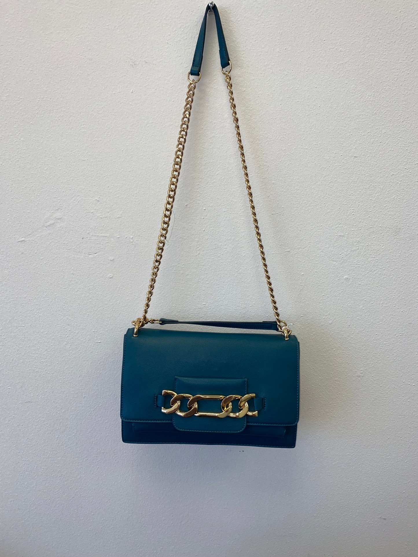 I.N.C. International Concepts
Ajae Pocket Chain Small Shoulder Bag